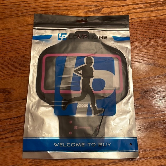 LOVPHONE Sports Armband for IPhones. Holds Key, Earbuds & Card. Rosy/Black. NEW! - Picture 15 of 15
